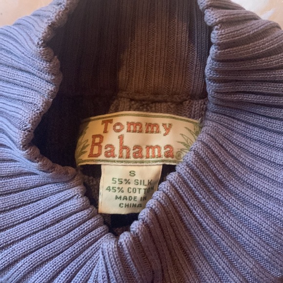 90’s Tommy Bahama Sweater - Picture 2 of 3